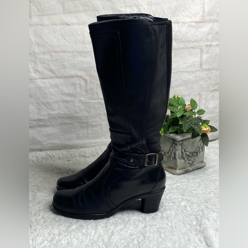 Clarks leather tall boots size 8M - Picture 2 of 10